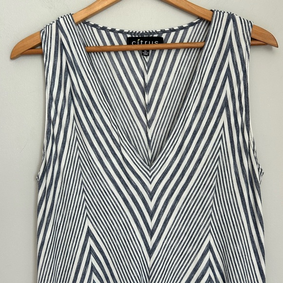Citrus XL Black & White Chevron Stripe Sleeveless V-Neck Dress - Picture 3 of 5